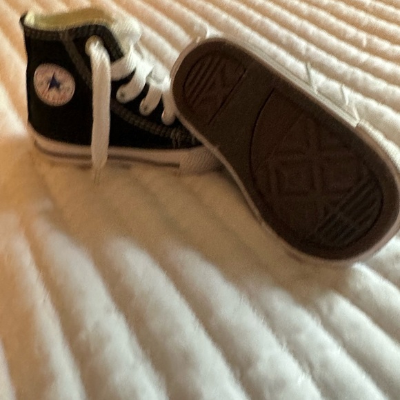 Baby converse - Picture 3 of 3